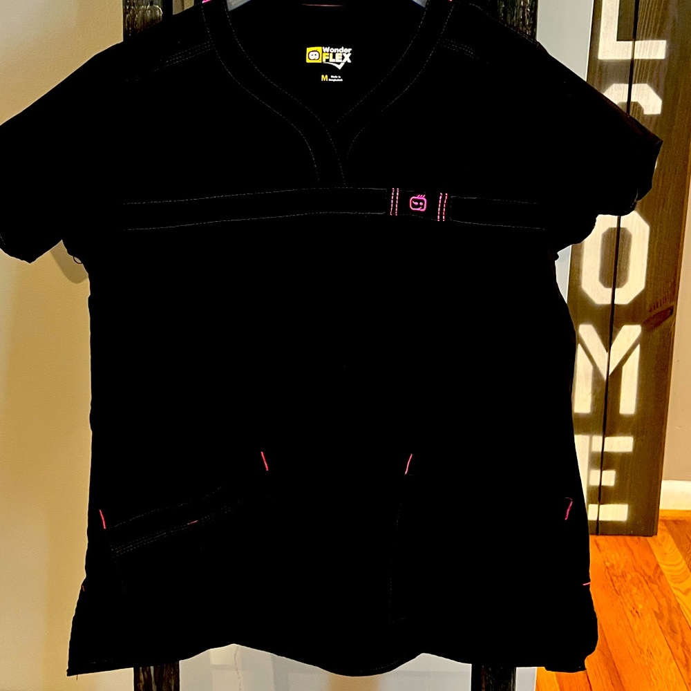Black Wonderwink Medium Scrub Top